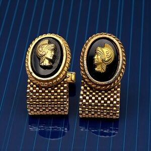 Vintage Roman Soldier Cameo Gold Tone Mesh Wrap Around Cufflinks Estate Find